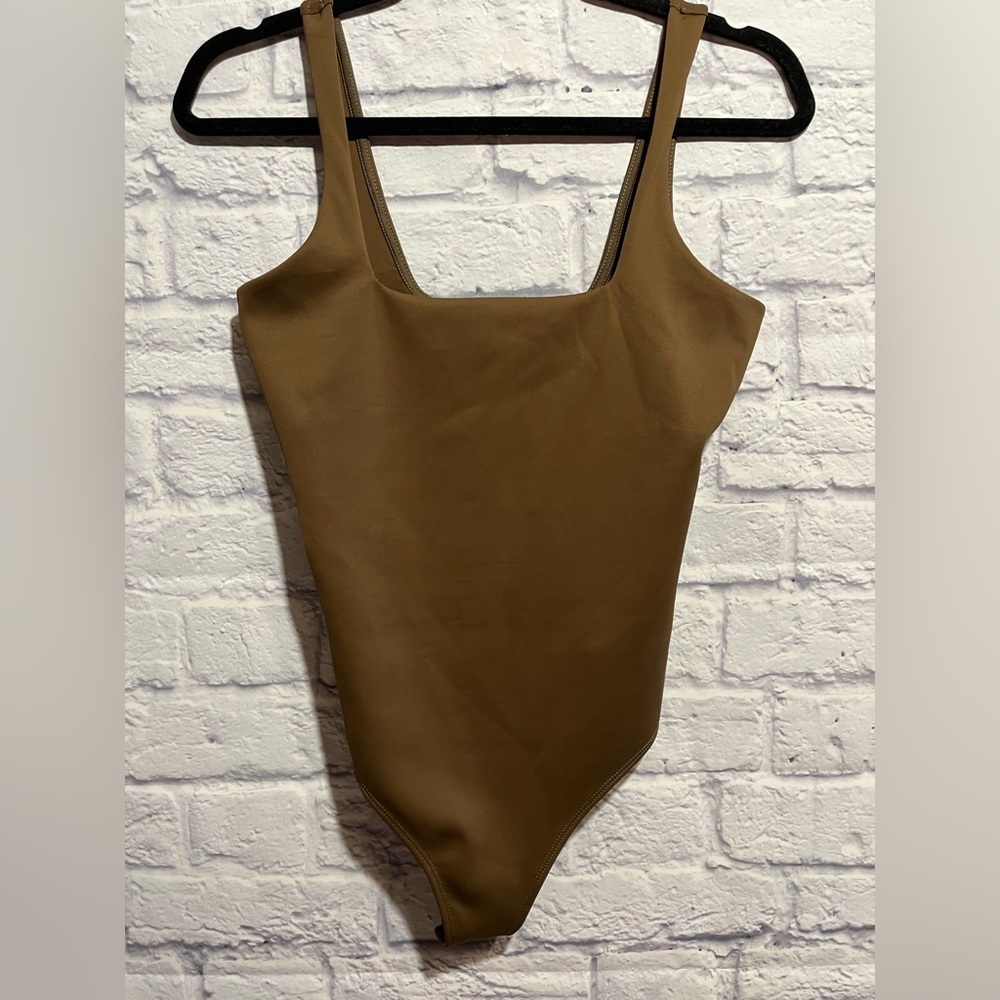 New Good American Modern Tank Scuba Bodysuit Size Medium - Picture 4 of 8